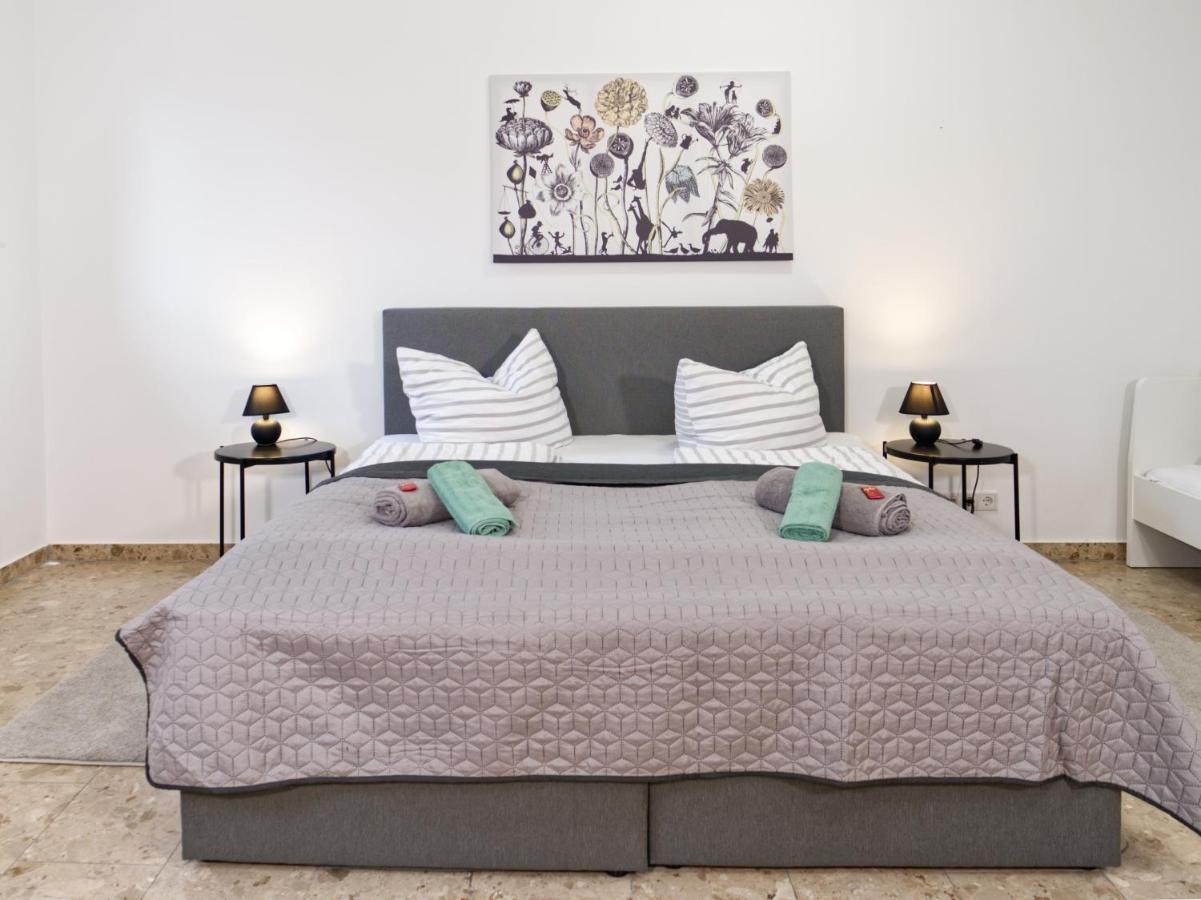 Bohnapartments Elisa - Wohlfuehlapartment Mit 2 Gratis Parkplaetzen Und 3 Schlafzimmern - Wlan - Vollausstattung Erfurt Dış mekan fotoğraf