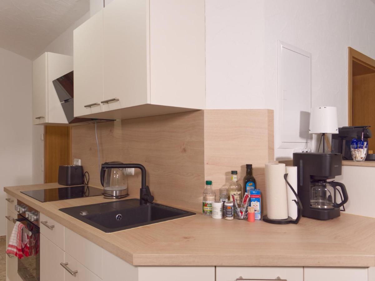 Bohnapartments Elisa - Wohlfuehlapartment Mit 2 Gratis Parkplaetzen Und 3 Schlafzimmern - Wlan - Vollausstattung Erfurt Dış mekan fotoğraf
