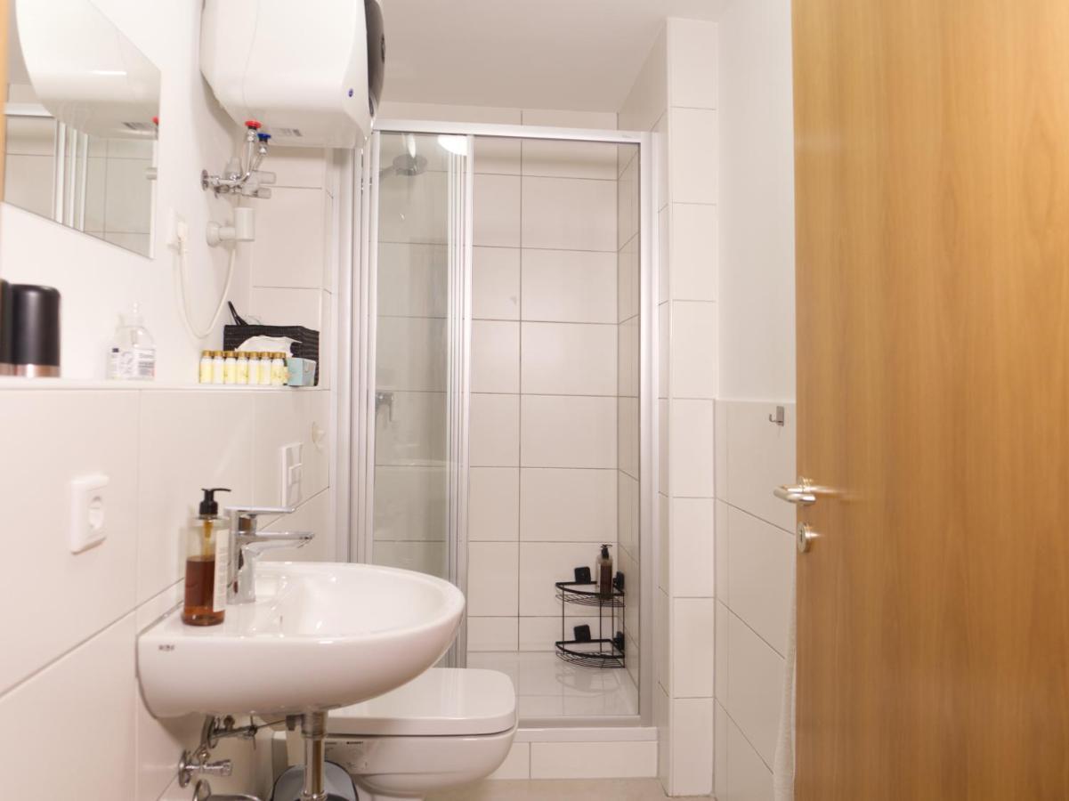 Bohnapartments Elisa - Wohlfuehlapartment Mit 2 Gratis Parkplaetzen Und 3 Schlafzimmern - Wlan - Vollausstattung Erfurt Dış mekan fotoğraf