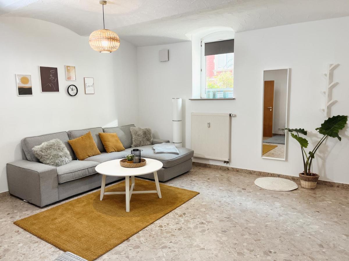 Bohnapartments Elisa - Wohlfuehlapartment Mit 2 Gratis Parkplaetzen Und 3 Schlafzimmern - Wlan - Vollausstattung Erfurt Dış mekan fotoğraf